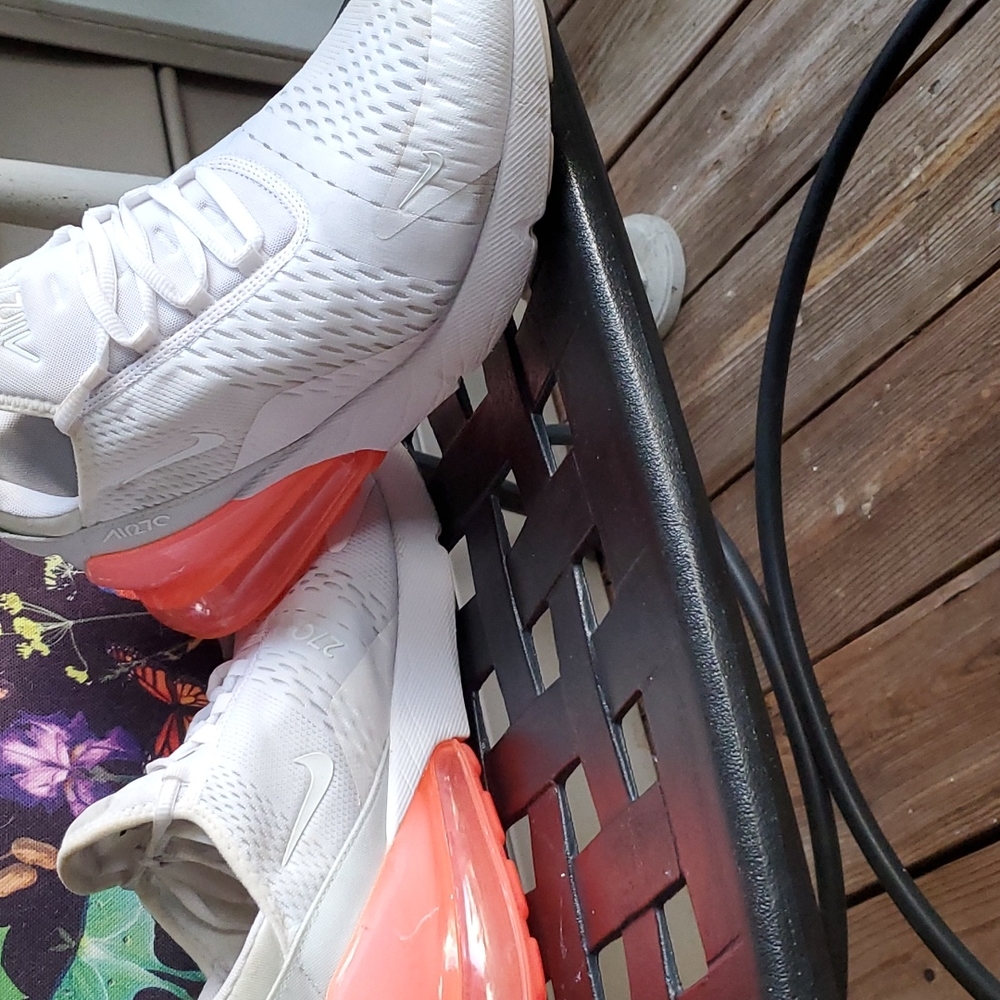Nike Air Max 270 white hyper pink 10.5